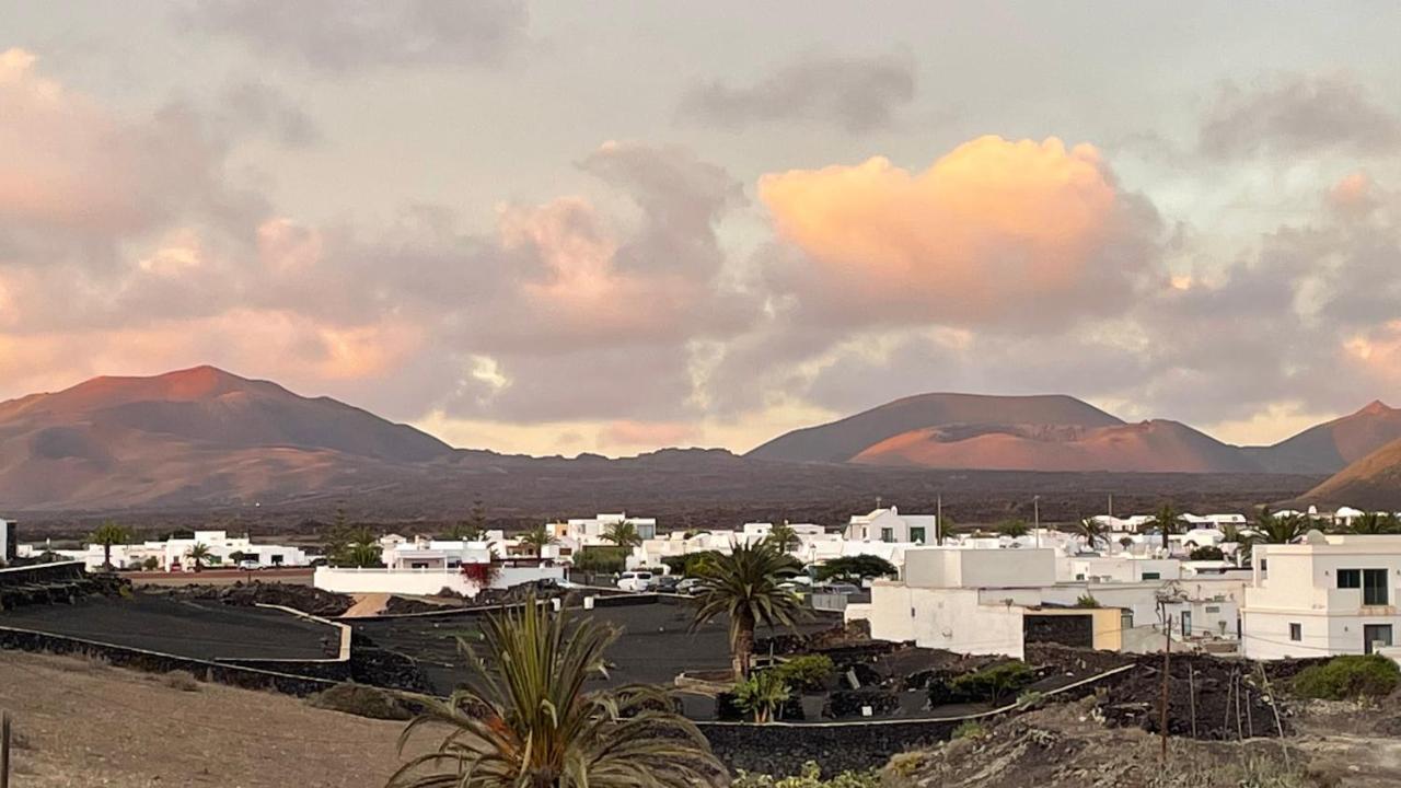 Villa Vulcano Uga エクステリア 写真