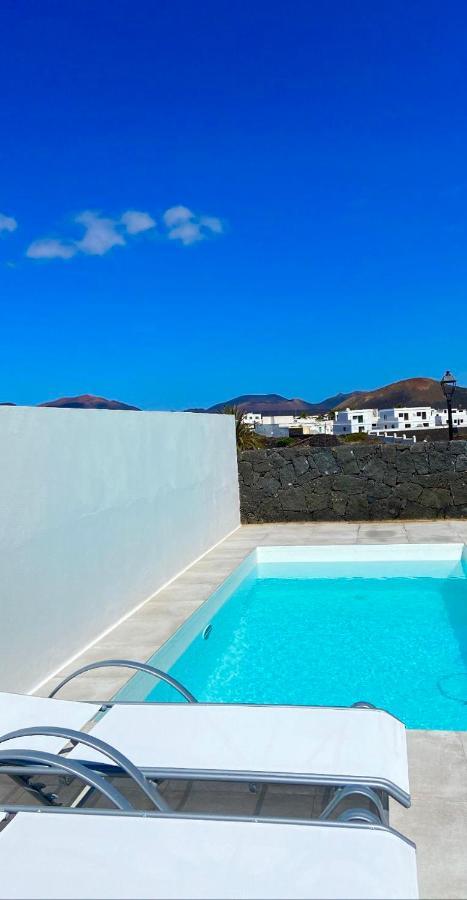 Villa Vulcano Uga エクステリア 写真