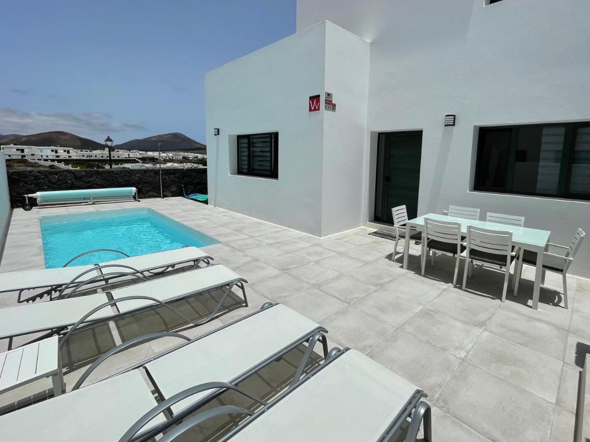 Villa Vulcano Uga エクステリア 写真